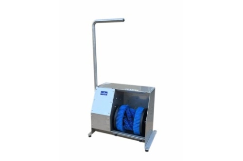 Dispositif de nettoyage des chaussures avec brosse rotative